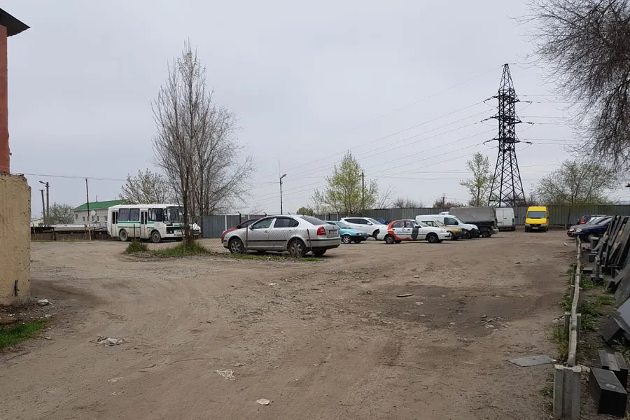 Автостоянка рядом с поликлиникой Приднепровск